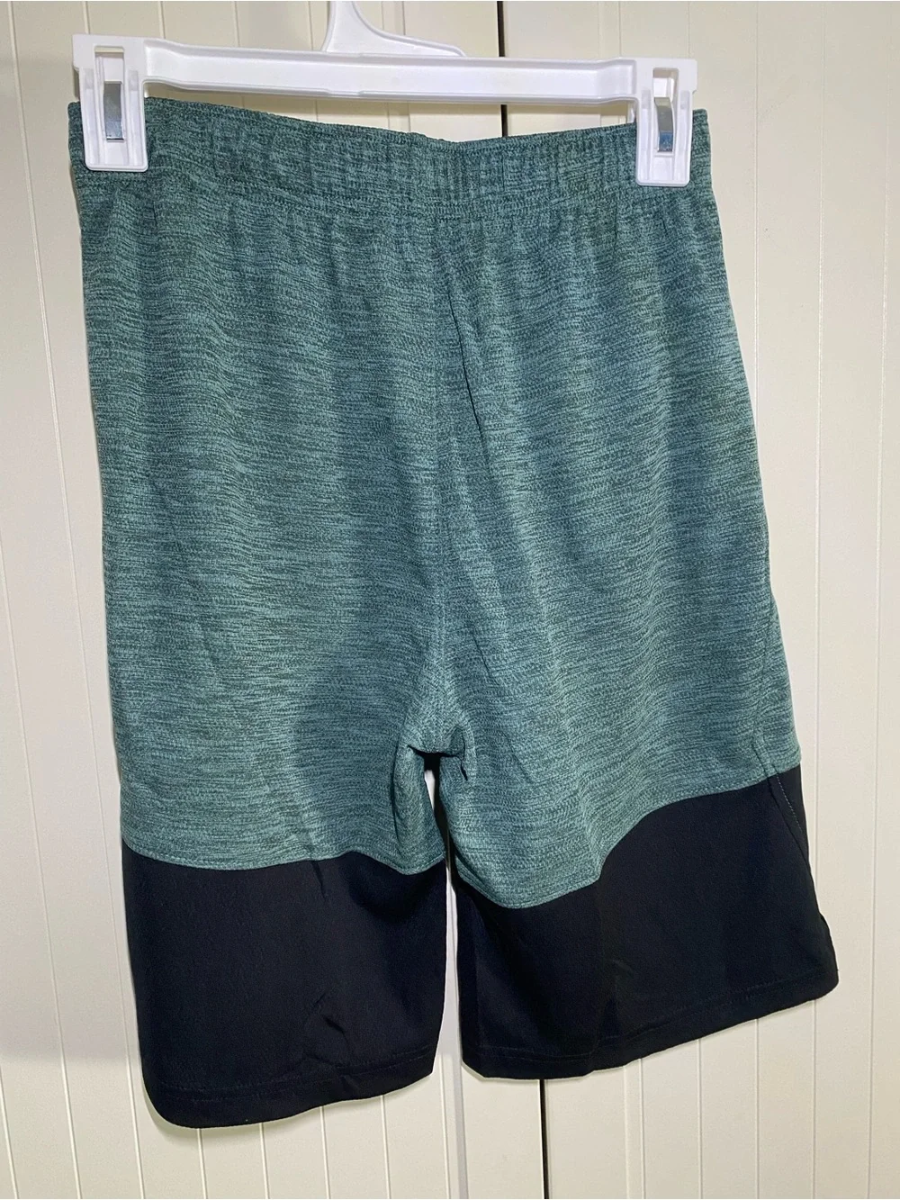 NWT Old Navy Youth Activewear Shorts Green/Blk SZ: Large 10-12